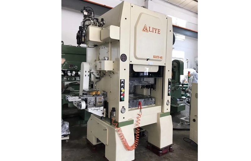 影響（xiǎng）衝壓送料機的送料（liào）精度有哪些因（yīn）數造成（chéng）?