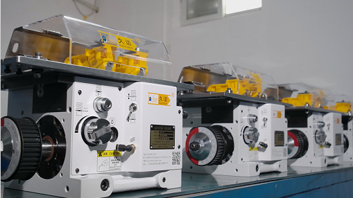 衝床送料機送料不準或偏料怎（zěn）樣（yàng）解決？