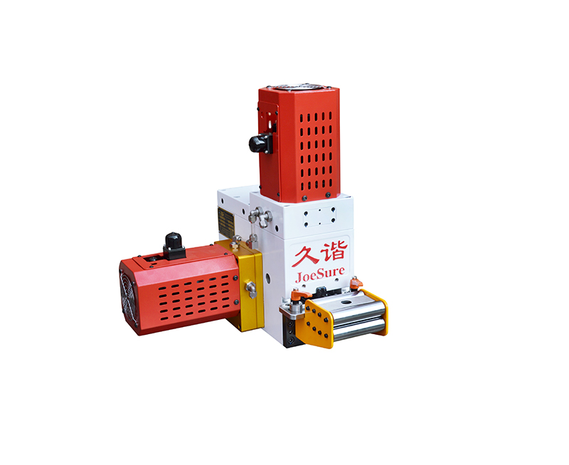 高速NC伺服送（sòng）料機RF-100/RF-100S